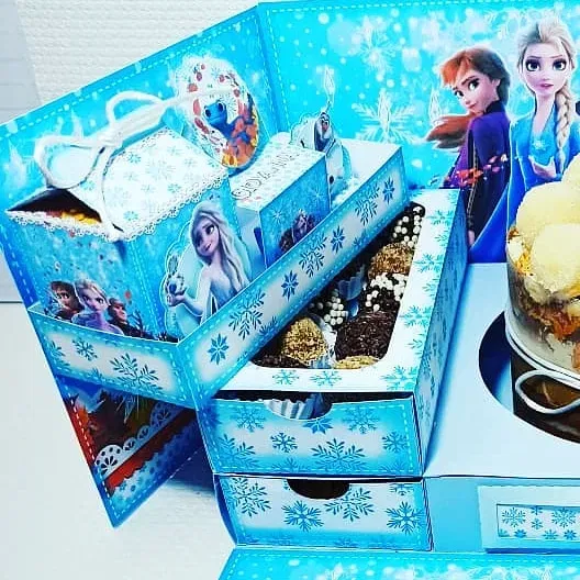 Arquivo de corte caixa cenário Frozen em Studio e PDF. Decoração, topper e festas.