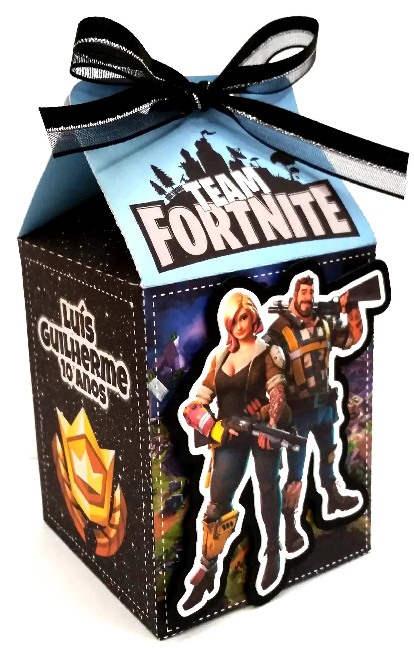 Arquivo de Corte Silhouette Studio de Caixinha Fortnite. Ideal para decoração e lembrancinhas de festas de aniversário com este tema. Use com topper ou topo de bolo.