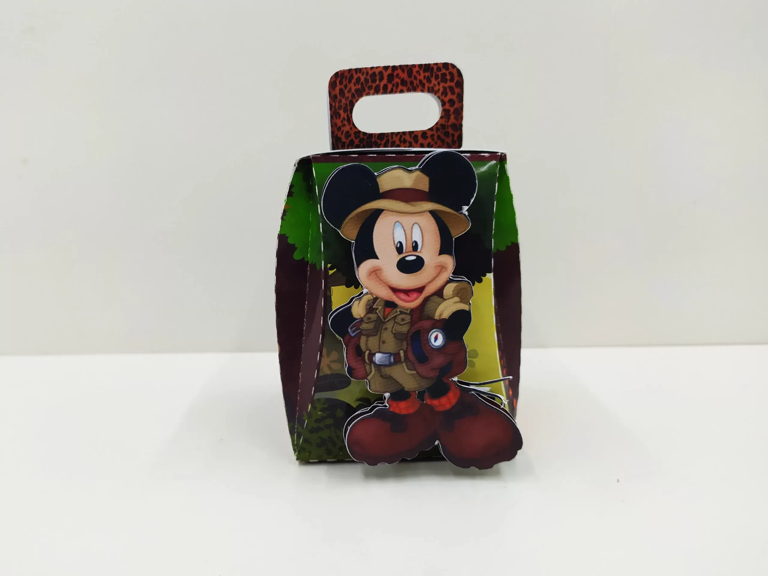 Topo de bolo temático Safari do Mickey. Arquivo de corte para Silhouette Studio ideal para topper e decoração de festas.