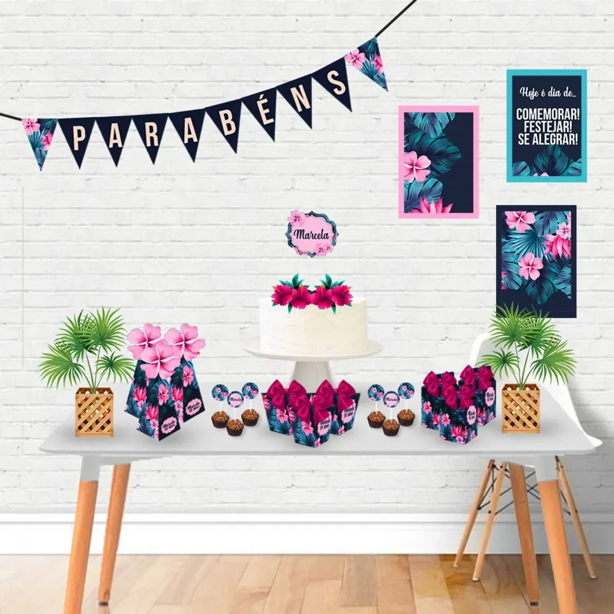 Imagem de decoração floral em Arquivo de Corte Studio e PDF. Ideal para festas de aniversário com temas românticos. Inclui moldes para topo de bolo e topper.