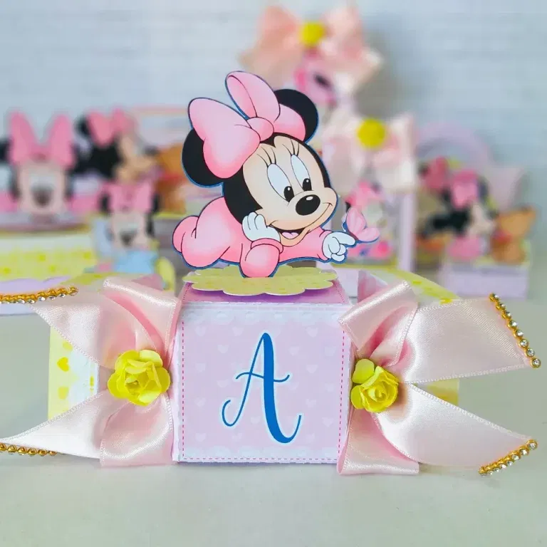 Topo de bolo Minnie Baby 3D. Arquivo de corte Studio e PDF para topper e decoração de aniversário.
