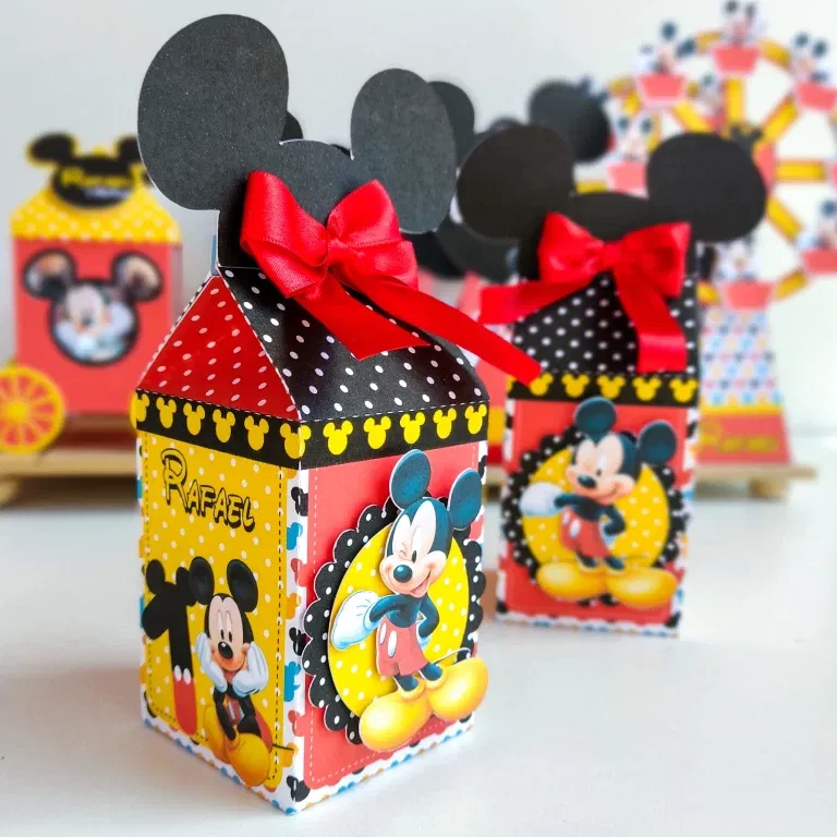 Arquivo de Corte Studio do Tema Parque do Mickey Mouse. Ideal para decoração de aniversário e festas infantis. Inclui topo de bolo e topper.