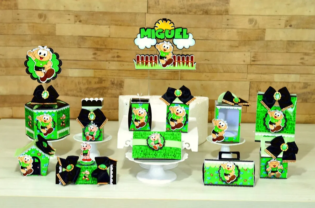 Centro de Mesa Cebolinha (Studio/PDF). Arquivo de Corte para decoração de festas de aniversário com o tema Turma da Mônica. Coordena com topo de bolo e topper.