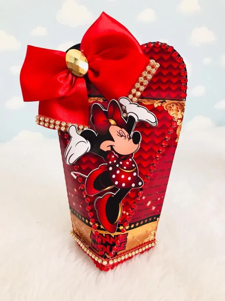 Topper de mesa Minnie Realeza 3D. Arquivo de corte Studio e PDF para decoração de aniversário.