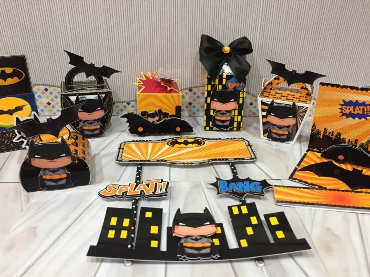 Decoração Batman Infantil com Praticidade (DIY). Arquivo de Corte Studio e PDF para festas. Inclui moldes de topo de bolo e topper.