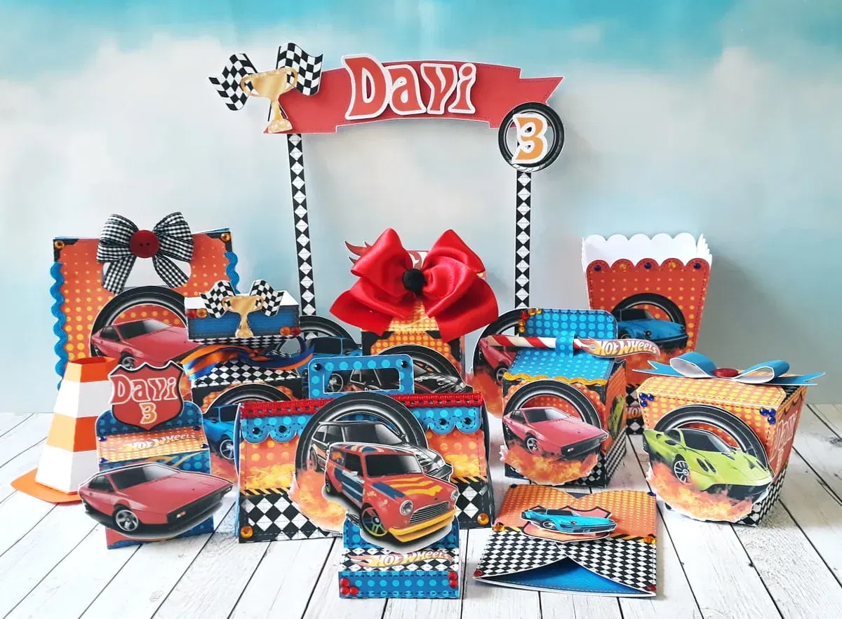 Decoração Carrinho Hot Wheels (DIY). Arquivo de Corte Studio e PDF para festas e aniversário. Inclui moldes de topo de bolo e topper.
