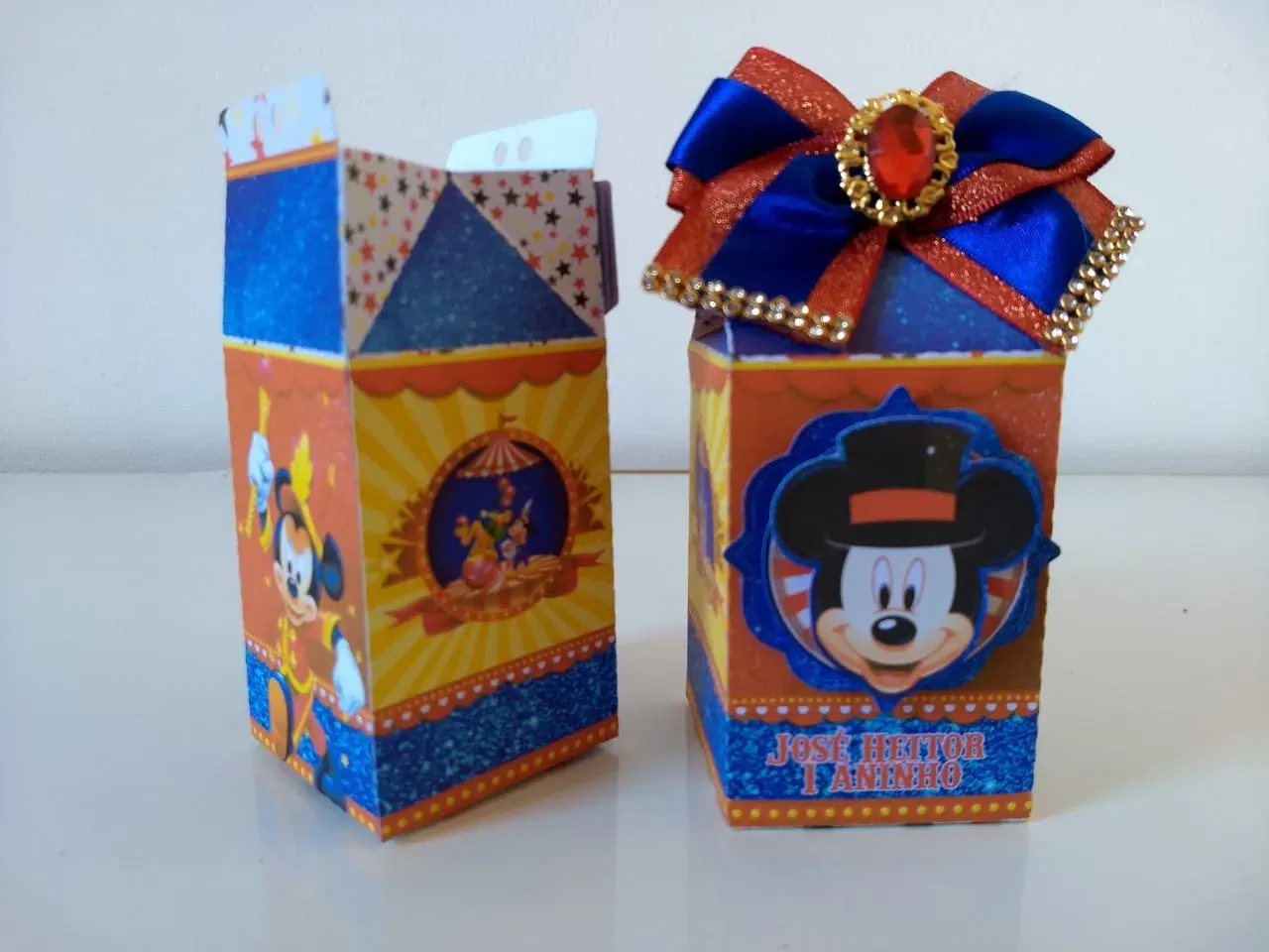 Kit decoração Circo do Mickey Luxo em Studio e PDF. Ideal para temas de festas de aniversário com camadas. Inclui topper.
