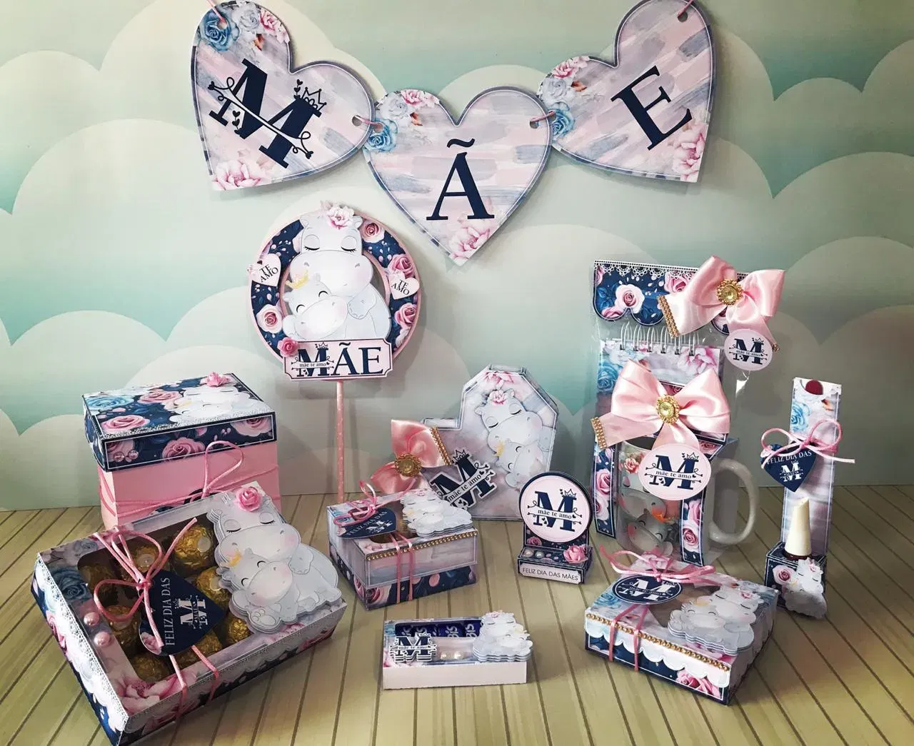 Kit decoração Dia das Mães em Studio, PNG e PDF. Ideal para festas, topper e aniversário.