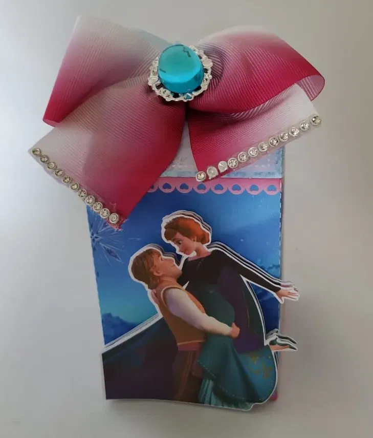 Download de arquivo de corte Frozen. Decoração, topper e temas de festas.