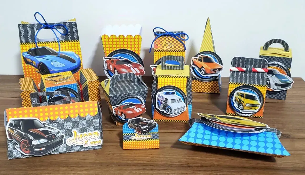 Decoração Hot Wheels Simples para Temas minimalistas. Arquivo de Corte Studio e PDF com moldes de topo de bolo e topper essenciais.