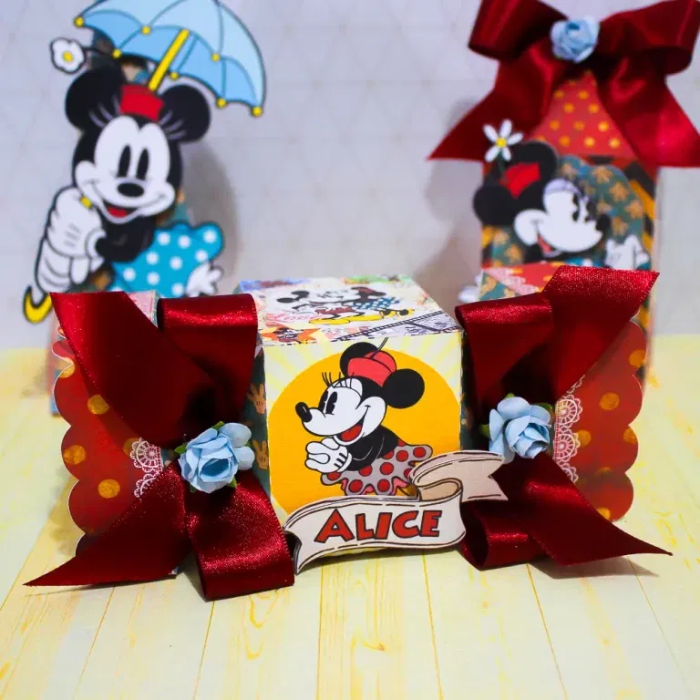 Decoração Minnie Vintage pronta para imprimir em PDF e Studio. Ideal para topper e aniversário.
