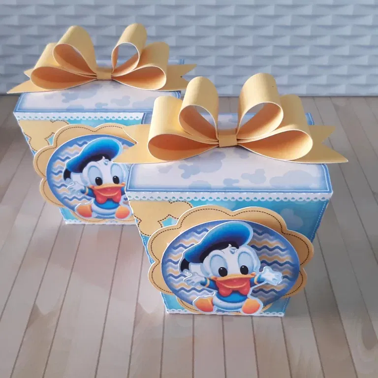 Decoração Mickey Baby para mesversário e chá de bebé. Arquivo de corte Studio, PNG e PDF para festas. Inclui topper.