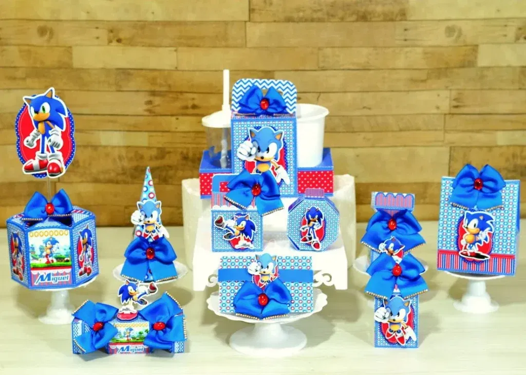 Decoração de parede e mesa tema Sonic.