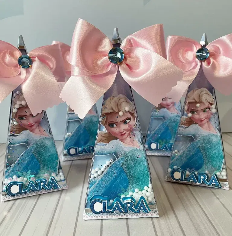 Kit profissional para festas Frozen. Arquivo de corte, topper e temas.