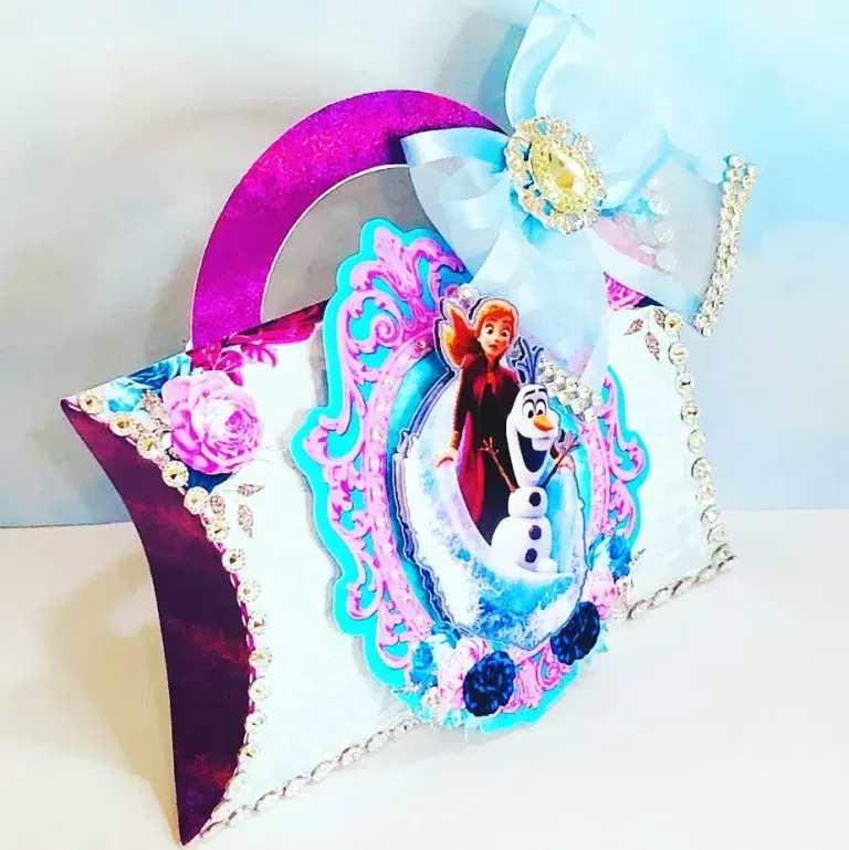 Kit completo de decoração Frozen em Studio e PDF. Temas, topper e festas.