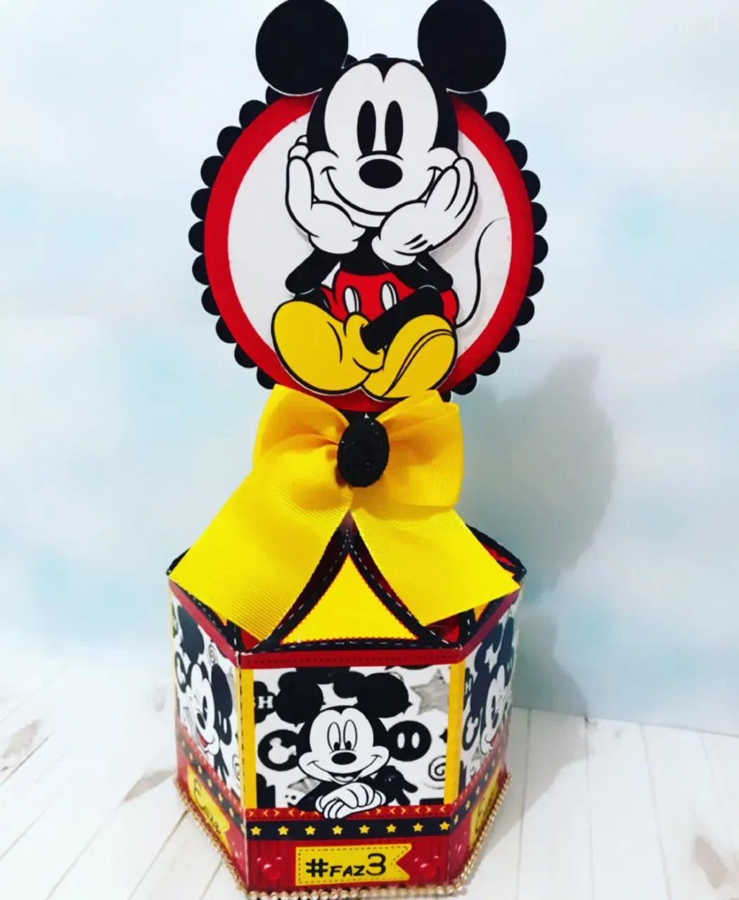 Decoração para festa Mickey Simples. Arquivos PDF para imprimir e arquivo de corte Studio. Inclui moldes de topper.