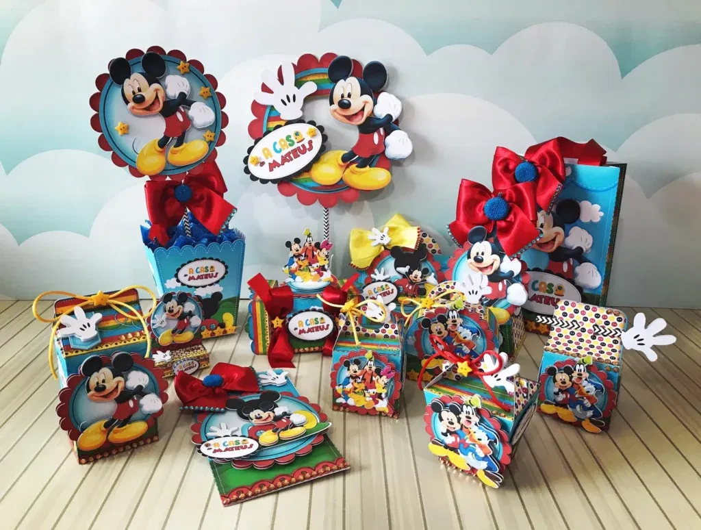 Decoração para festa Turma do Mickey. Arquivos PDF e PNG para imprimir e arquivo de corte Studio. Inclui moldes de topper.