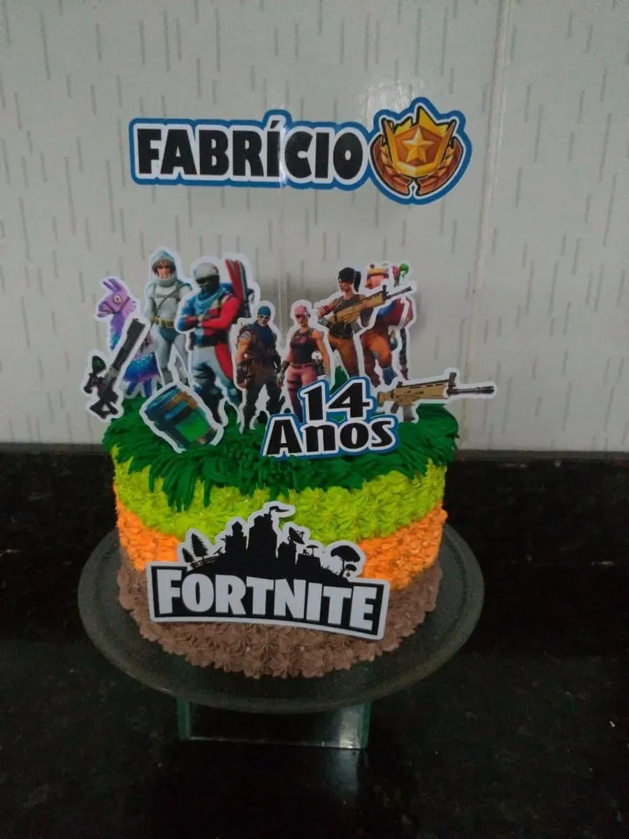 Imagem de Topo de Bolo Fortnite pronto para Imprimir. Arquivo Studio essencial para decoração de festas de aniversário com este tema. Use como topper de bolo.