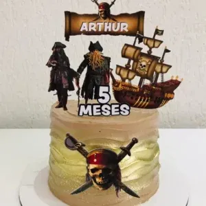 Topo de Bolo Piratas do Caribe em Arquivo de Corte Studio. Essencial para decoração de festas de aniversário com este tema. Use como topper personalizado.