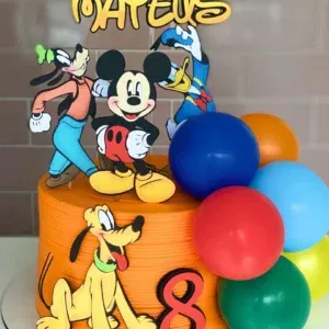 Topper de Bolo Mickey e Sua Turma em Arquivo de Corte Studio. Ideal para decoração de festas de aniversário com todos os personagens. Serve como topo de bolo.