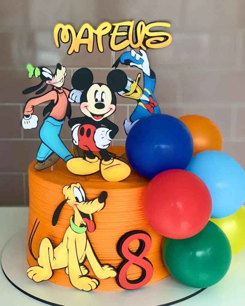 Topper de Bolo Mickey e Sua Turma em Arquivo de Corte Studio. Ideal para decoração de festas de aniversário com todos os personagens. Serve como topo de bolo.