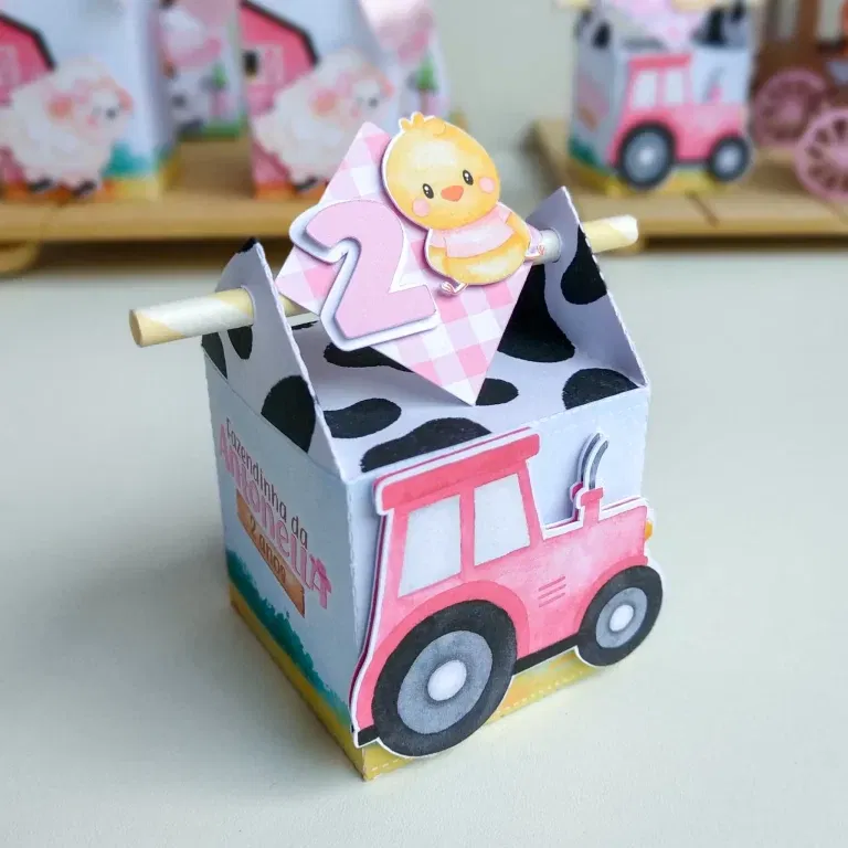 Centro de mesa tema Fazendinha Rosa, arquivo digital Studio para decoração de festa de aniversário infantil para imprimir e cortar.