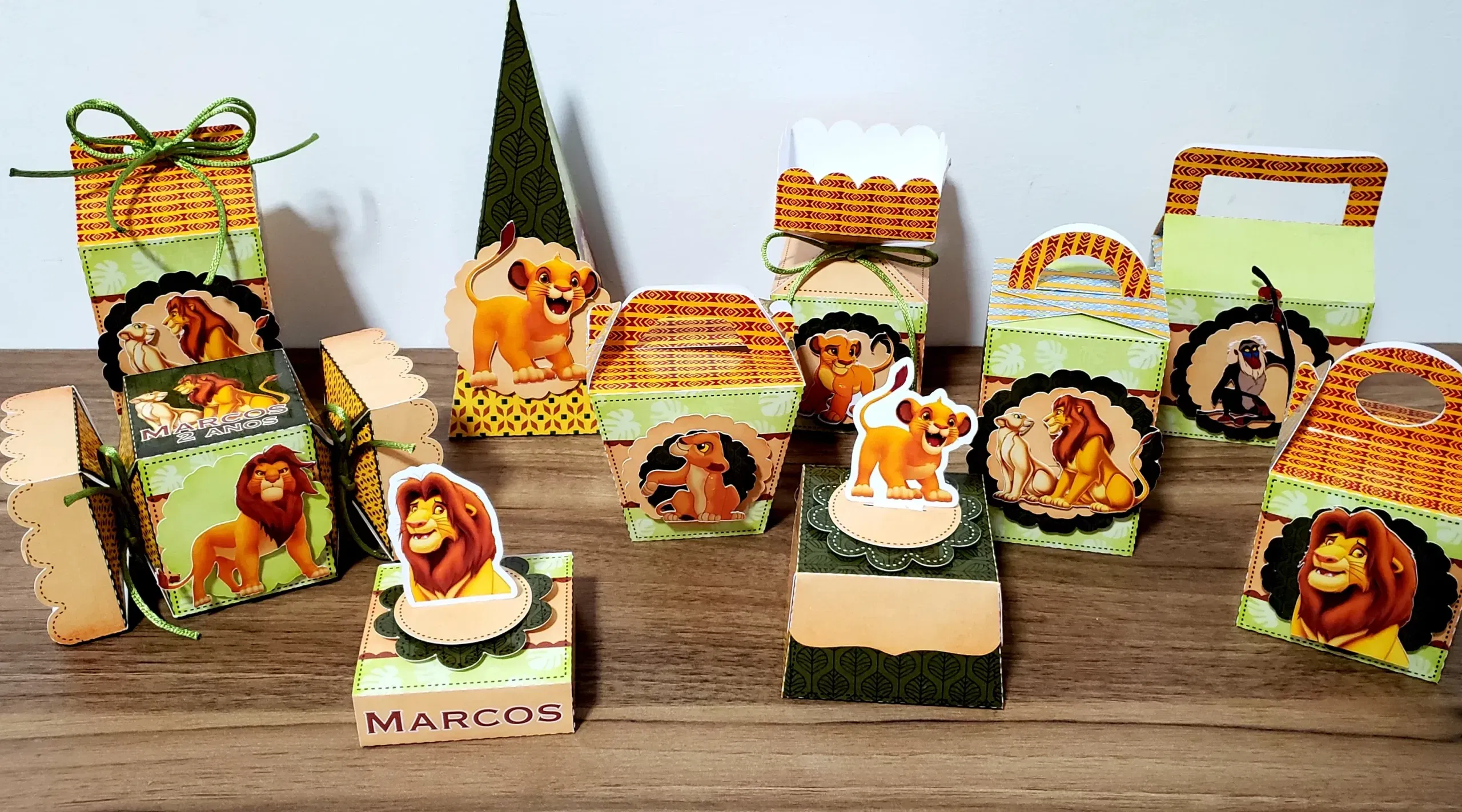 Decoração centro de mesa Rei Leão para imprimir. Topper, temas, festas e arquivo de corte.