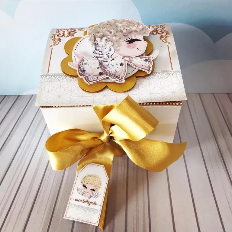 Moldes de decoração de mesa batizado para fazer em casa. Topper, temas e festas.