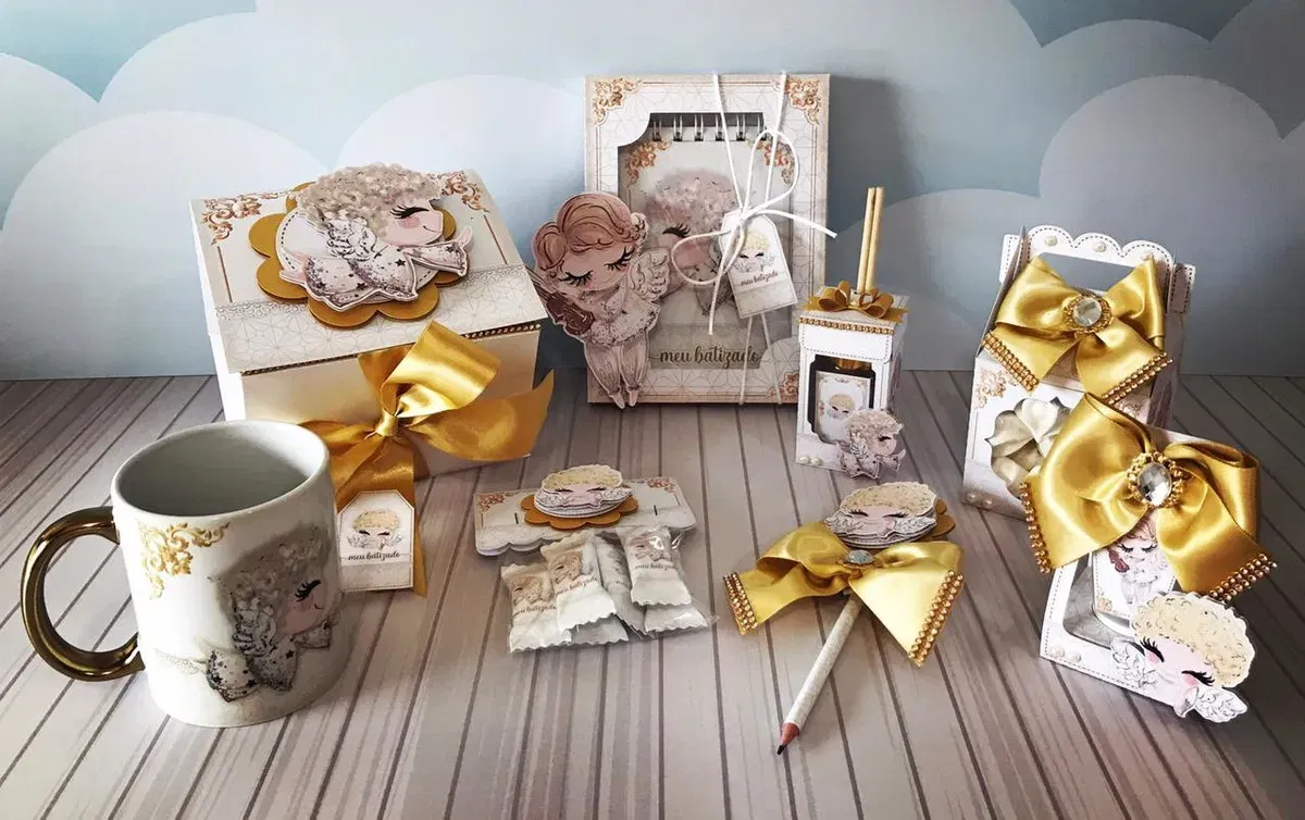 Decoração de mesa batizado em Studio, Png e Pdf. Topper, temas, festas e arquivo de corte.