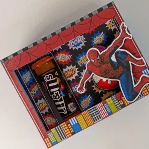 Arquivo de corte de caixa para Kinder Ovo Homem Aranha. Topper, decoração, temas e festas.