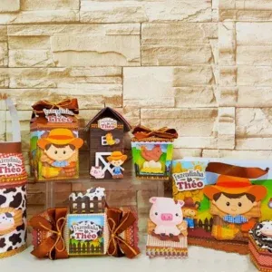 Centro de mesa aniversario fazendinha studio. Topper, temas, festas e topper.