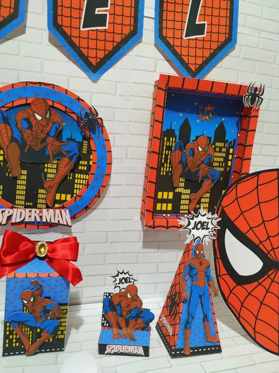 Decoração de luxo Homem Aranha em camadas. Topper, temas, festas e arquivo de corte.