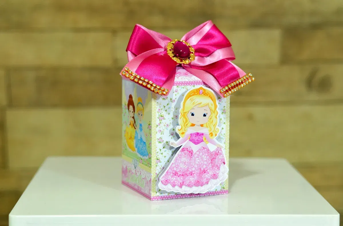 Kit decoração de aniversário Princesas Disney. Topper, temas, festas e arquivo de corte.