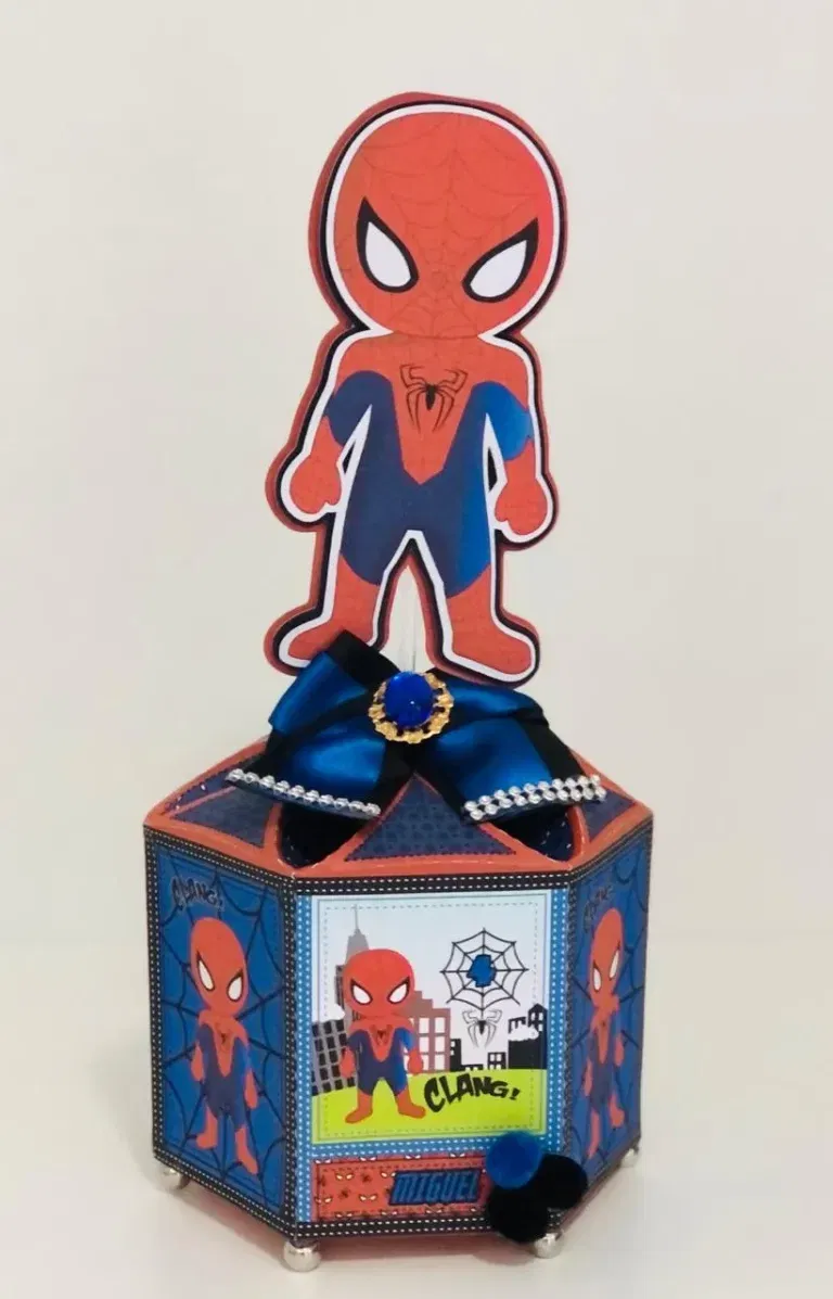 Kit profissional de decoração aniversário Homem Aranha. Topper, temas, festas e arquivo de corte.