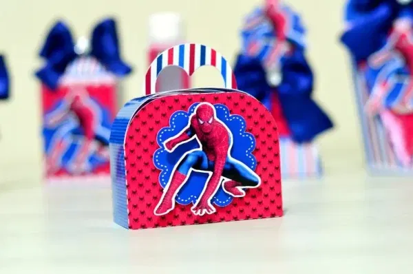 Decoração Homem Aranha infantil em camadas para Studio. Topper, temas e festas.