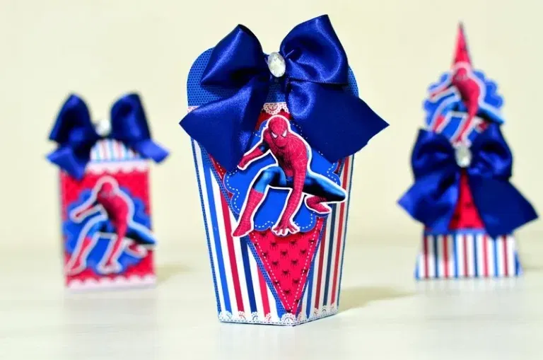 Kit profissional de decoração infantil Homem Aranha. Topper, temas, festas e arquivo de corte.