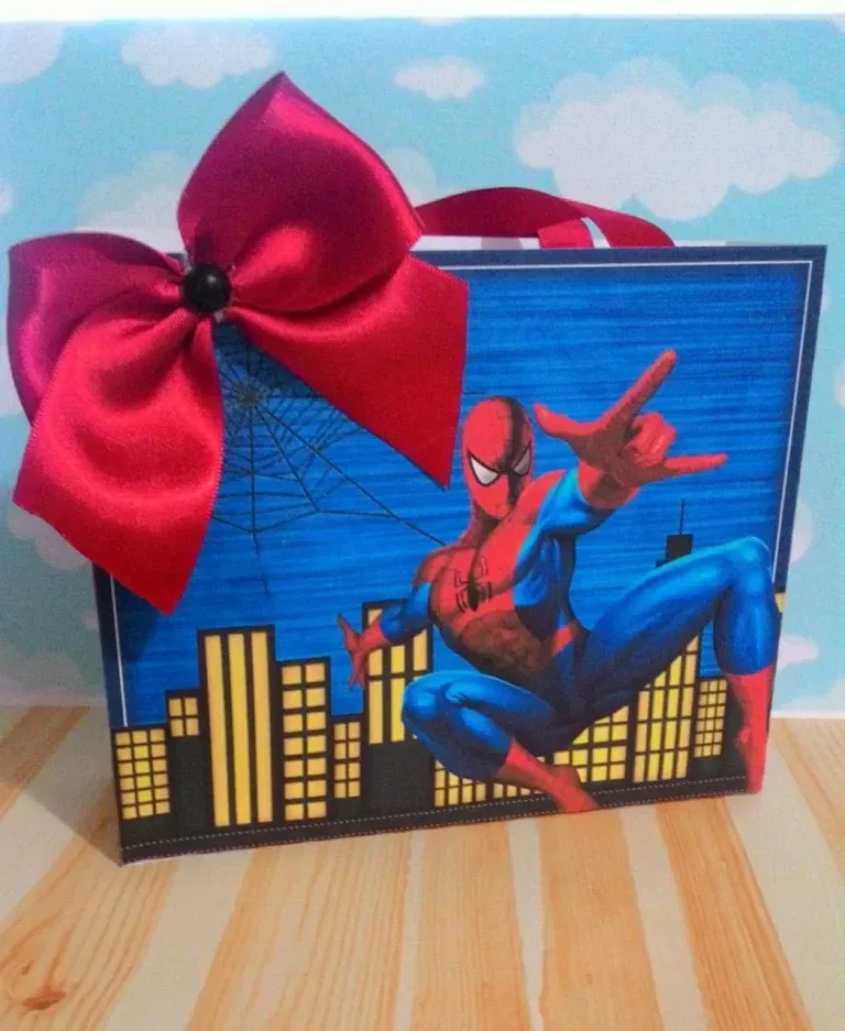 Decoração de aniversário Homem Aranha para imprimir. Topper, temas, festas e arquivo de corte.