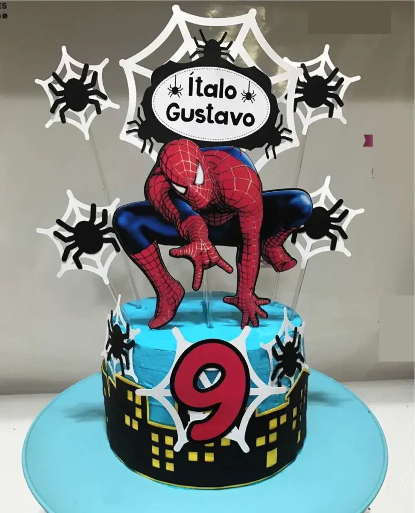 Topper Aranha Studio.