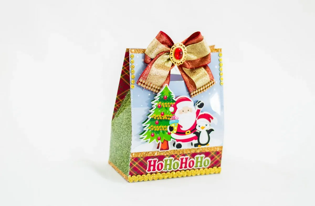 Arquivo de corte digital para topper de bolo e centro de mesa tema Natal nos formatos Studio e PDF para Silhouette e tesoura.