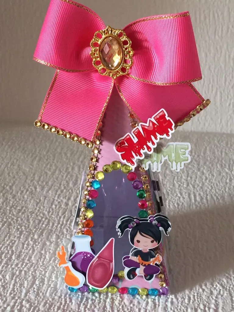 Arquivo de corte digital para topper de bolo e itens de decoração tema Slime nos formatos Studio e PDF para Silhouette.