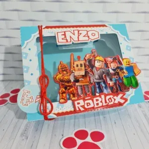 Arquivo digital em formato de controle gamer tema Roblox nos formatos Studio e PDF para imprimir e recortar na Silhouette ou tesoura.