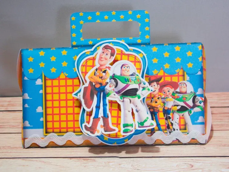 Arquivo de painel digital para topper gigante e decoração de fundo tema Toy Story nos formatos Studio e PDF para Silhouette.