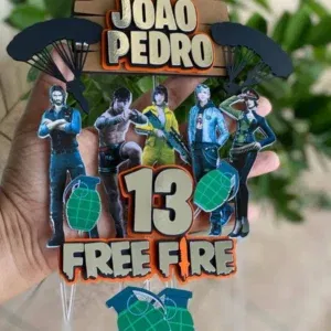 Arquivo digital de topo de bolo com tema Free Fire no formato Studio para máquinas de corte Silhouette, ideal para decoração de festas gamers e aniversário.