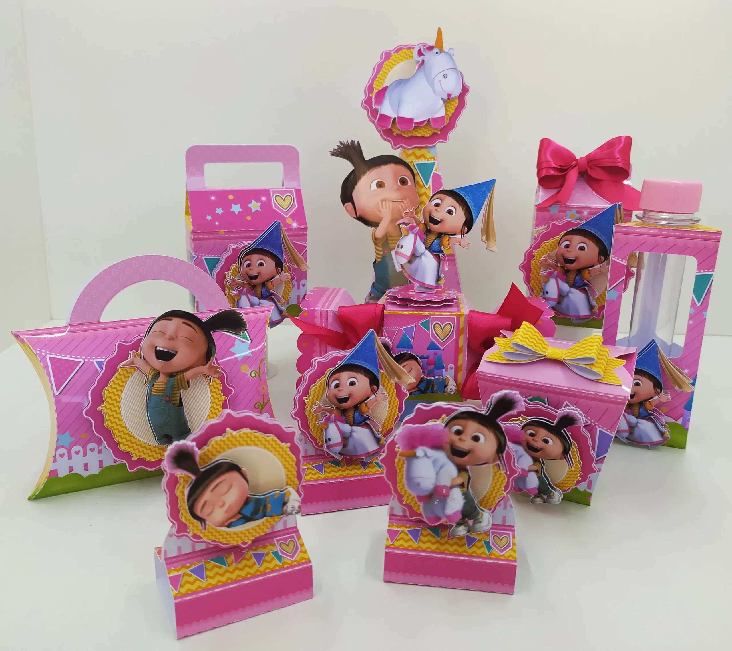 Arquivo da Agnes para recortar nos formatos PDF, PNG e Studio ideal para decoração de mesas e festas de aniversário.