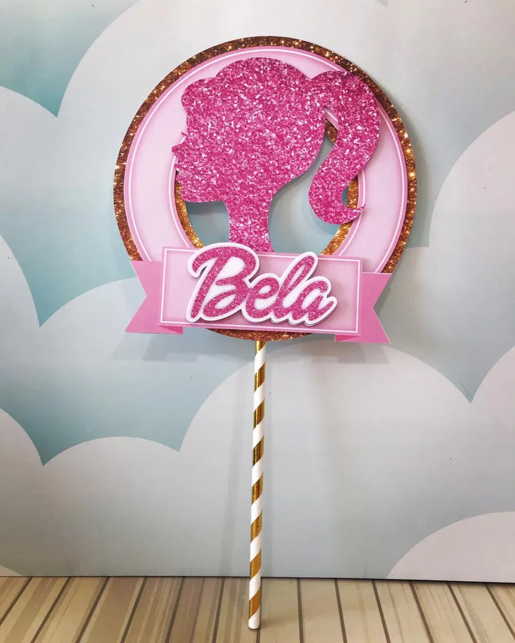 Arquivo de corte para caixa e decoração Barbie nos formatos Studio, PNG e PDF, ideal para lembrancinhas de luxo e festas de aniversário.