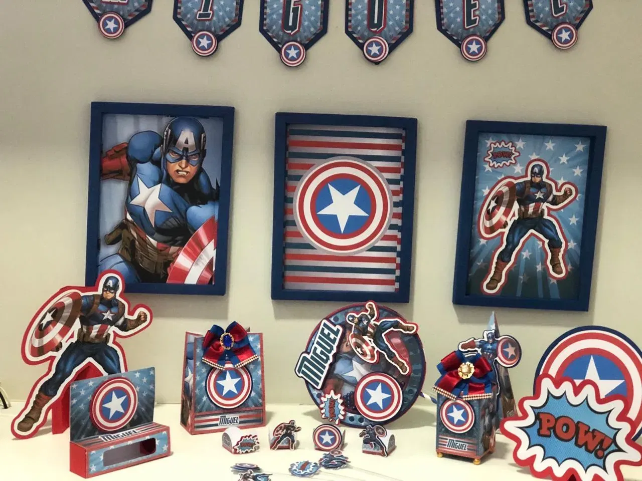 Arquivo de corte digital para topper de bolo e itens de decoração tema Capitão América nos formatos Studio e PDF para Silhouette.