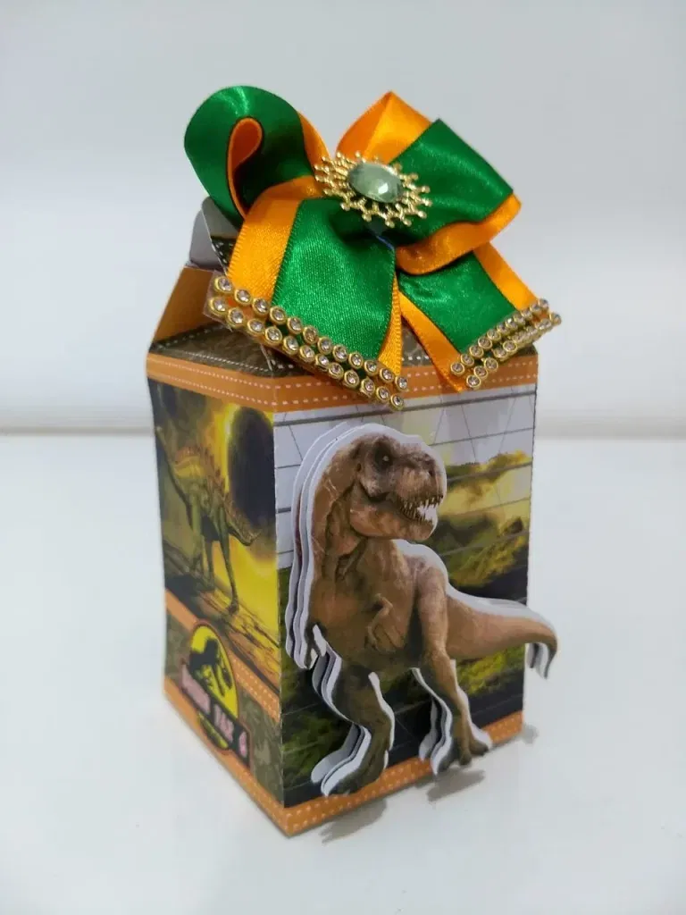 Arquivo para topo de bolo e itens de decoração tema Jurassic Park nos formatos Studio e PDF, pronto para imprimir e recortar na Silhouette.