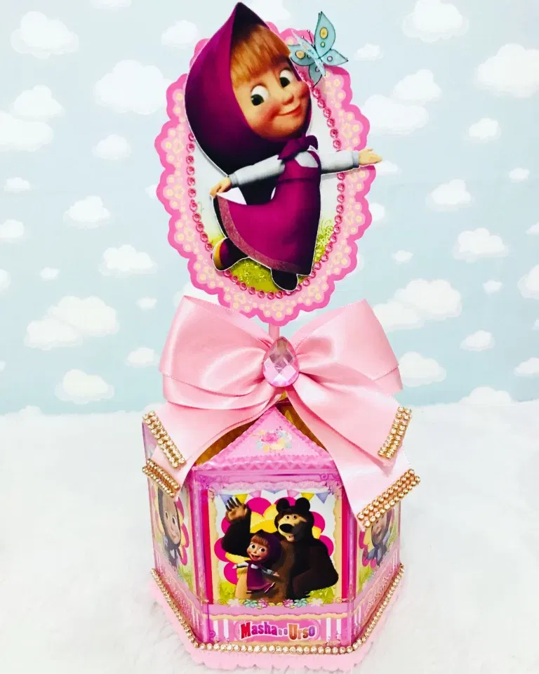 Arquivo para topo de bolo e personalizados Masha e o Urso nos formatos Studio e PDF, pronto para imprimir e recortar na Silhouette ou tesoura.