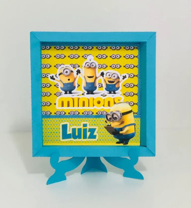 Conjunto de arquivos digitais tema Minions para centros de mesa para imprimir e recortar nos formatos Studio e PDF.