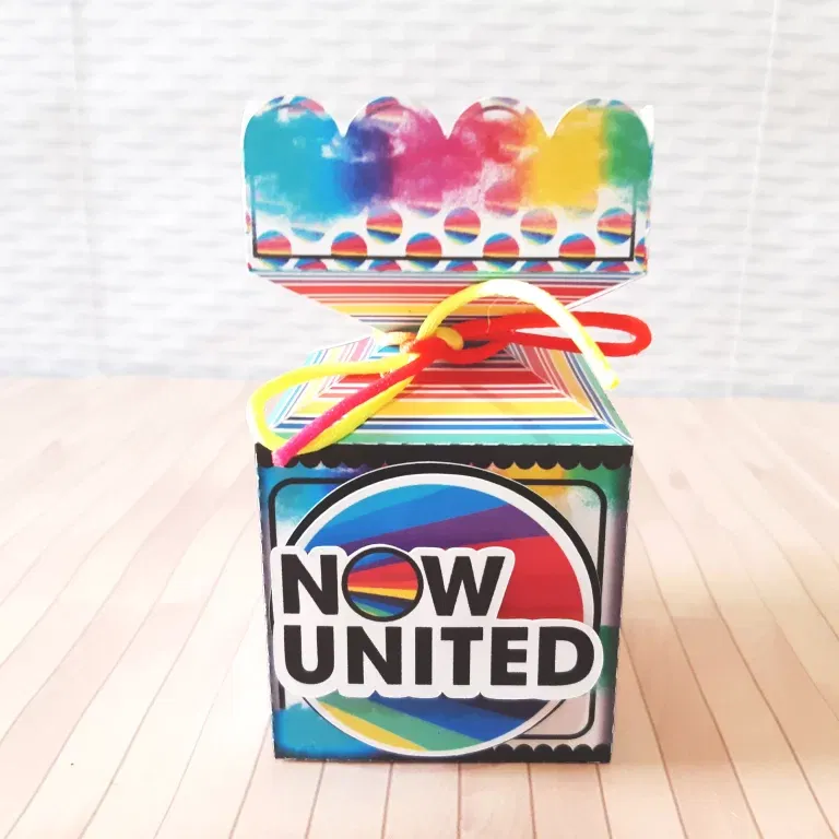 Arquivo do Now United para recortar nos formatos PDF, PNG e Studio ideal para decoração de mesas e festas de aniversário.